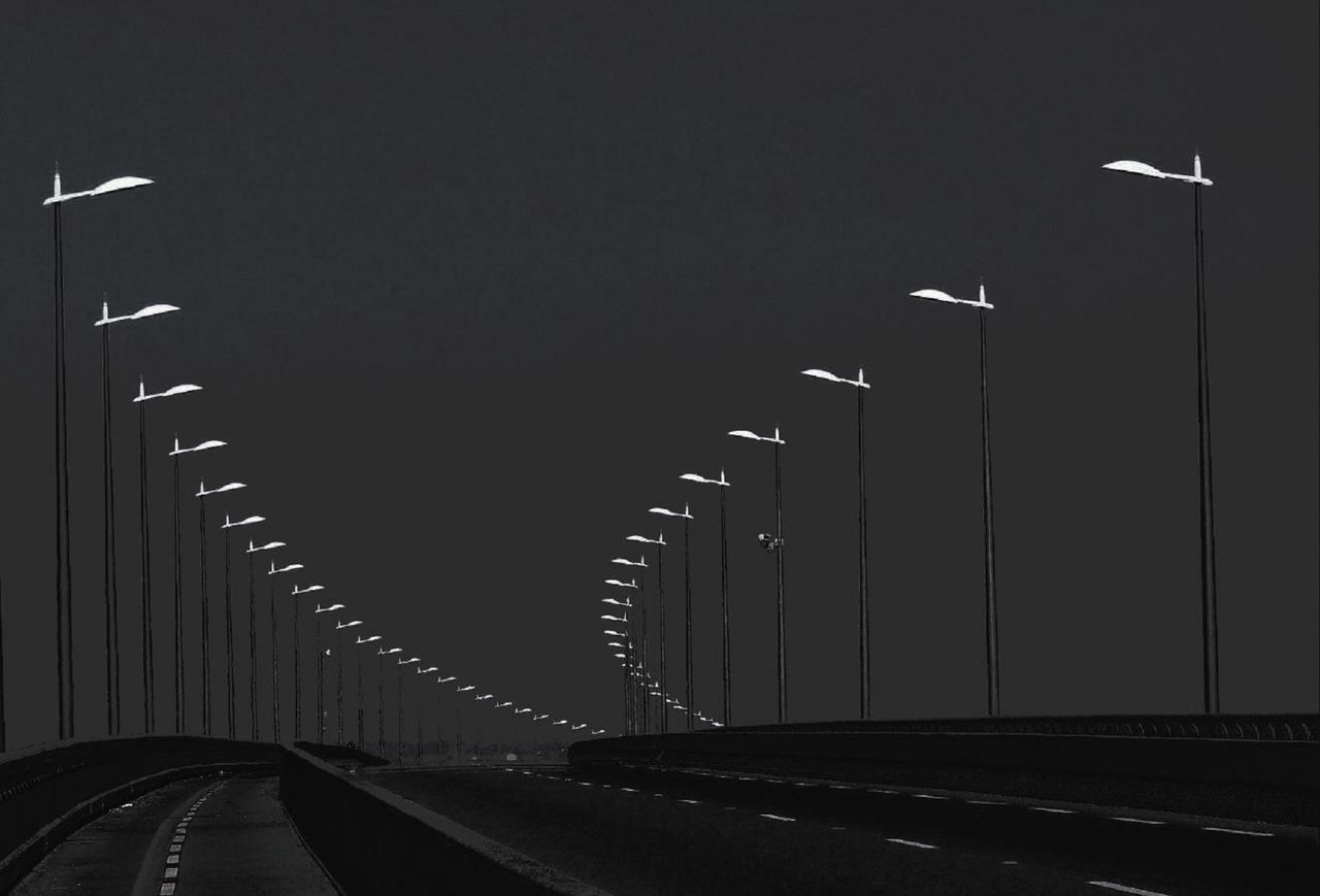 9⁹Niklas DC  Continental Bridge N&B