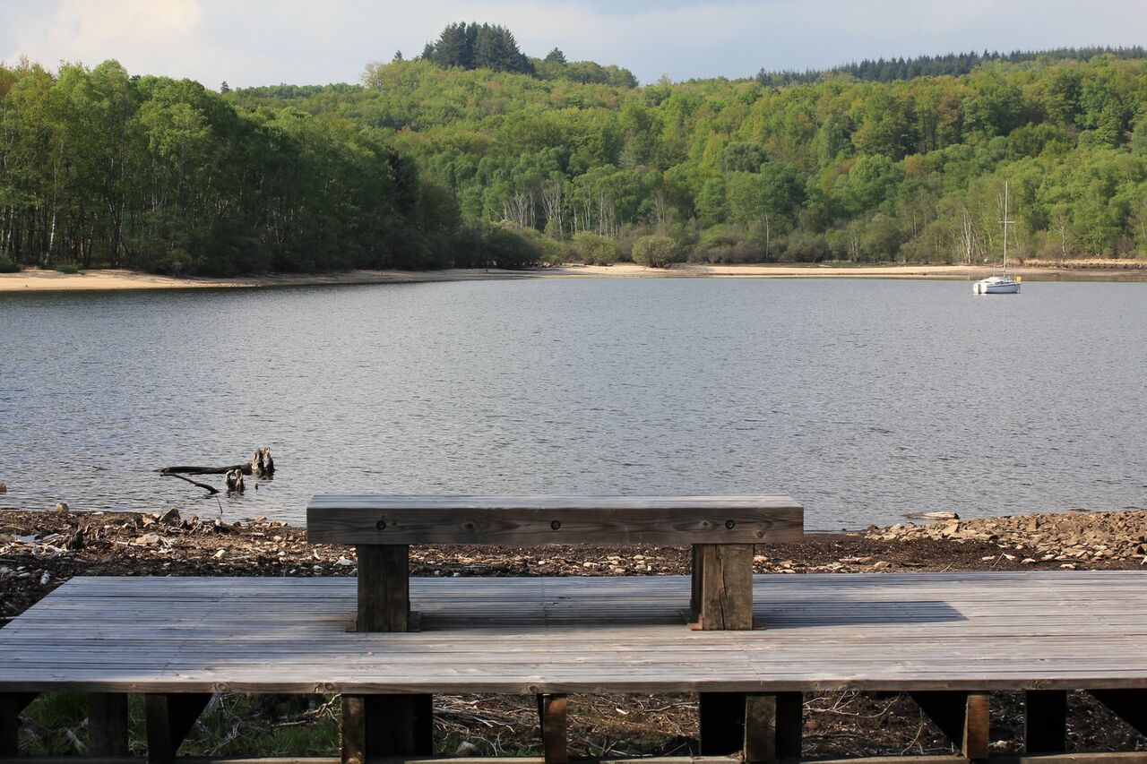 Alain LAURENT Le banc du lac