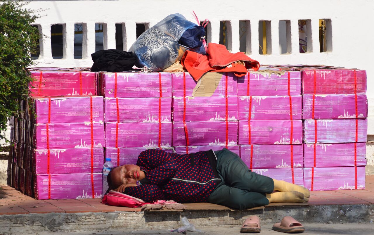 BARRE Yvon Luang Prabang market