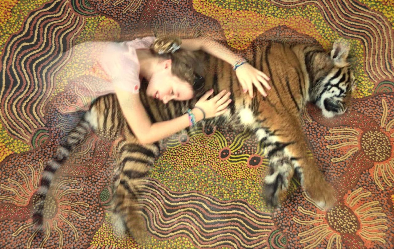 Danielle Arnal Margaux et son tigre en Thaïlande
