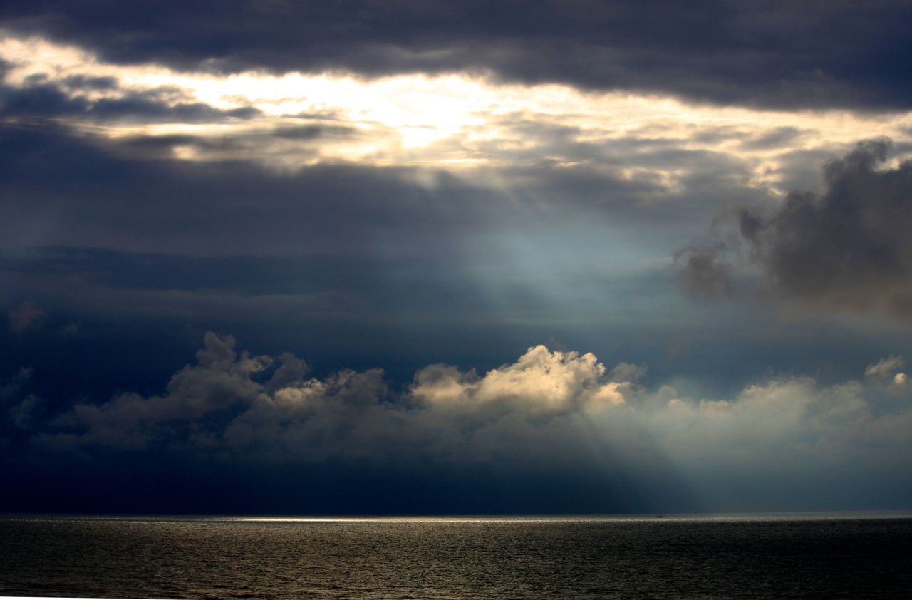 Danielle Bellefroid Ciel et mer avant la pluie