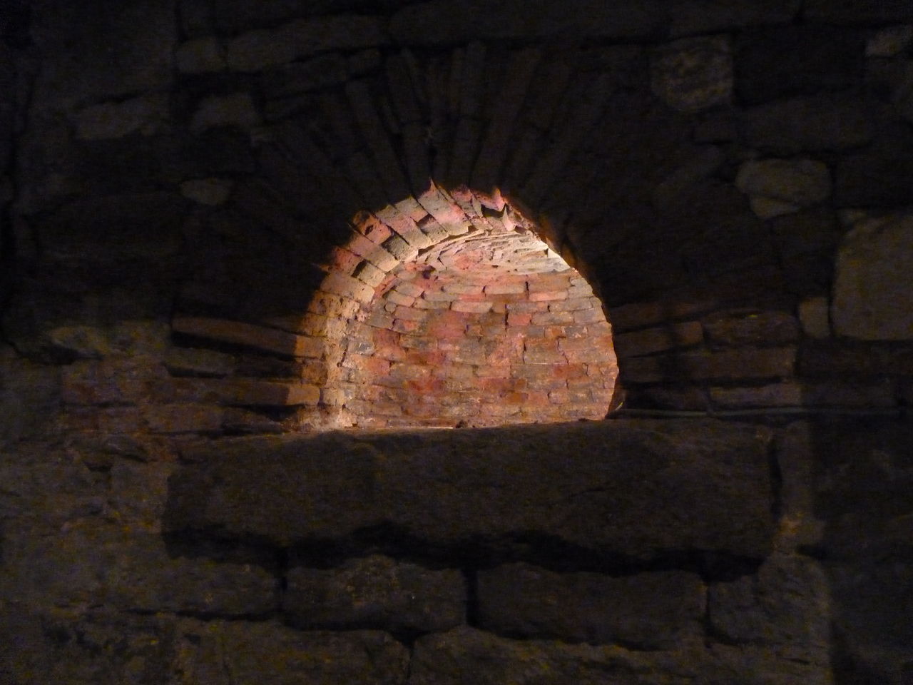 Michele martin A l'interieur de l'abbaye du Lieu Dieu.Vendée