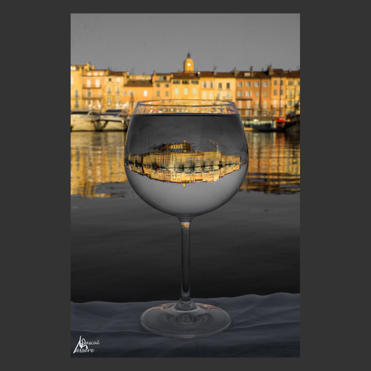 MPphoto83 Dans le Verre - DSC02340 - N&B
