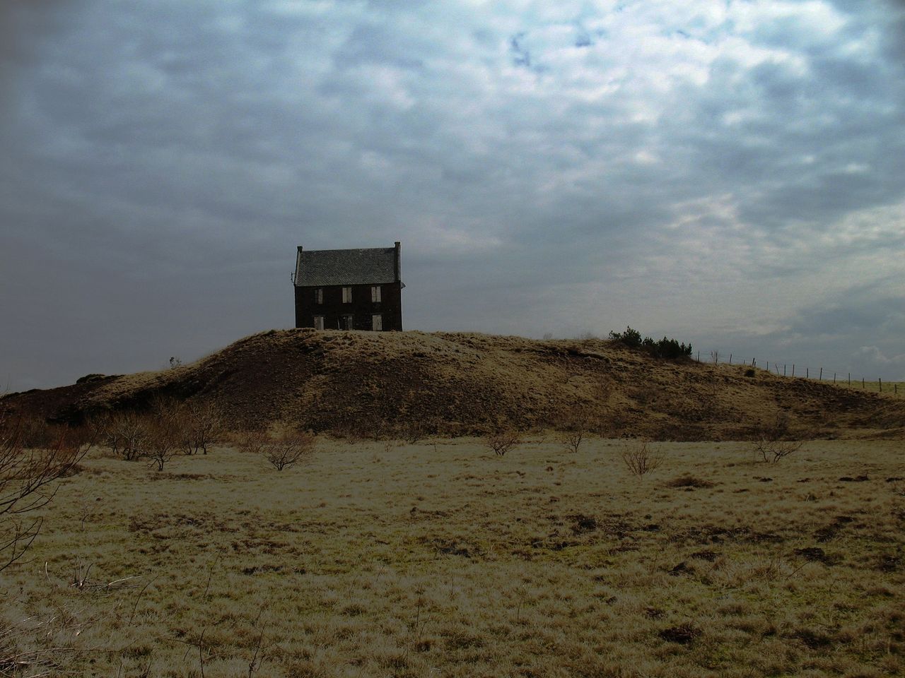 Niklas DC Lost on volcano