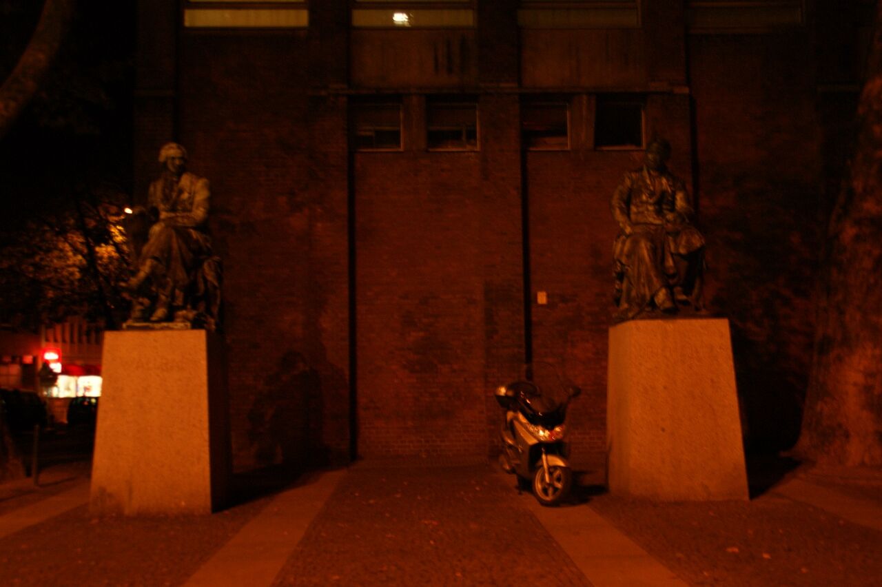 Niklas DC Il est de mon côté, très cher.